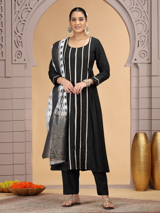 Black Embroidered Party Wear Salwar Kameez